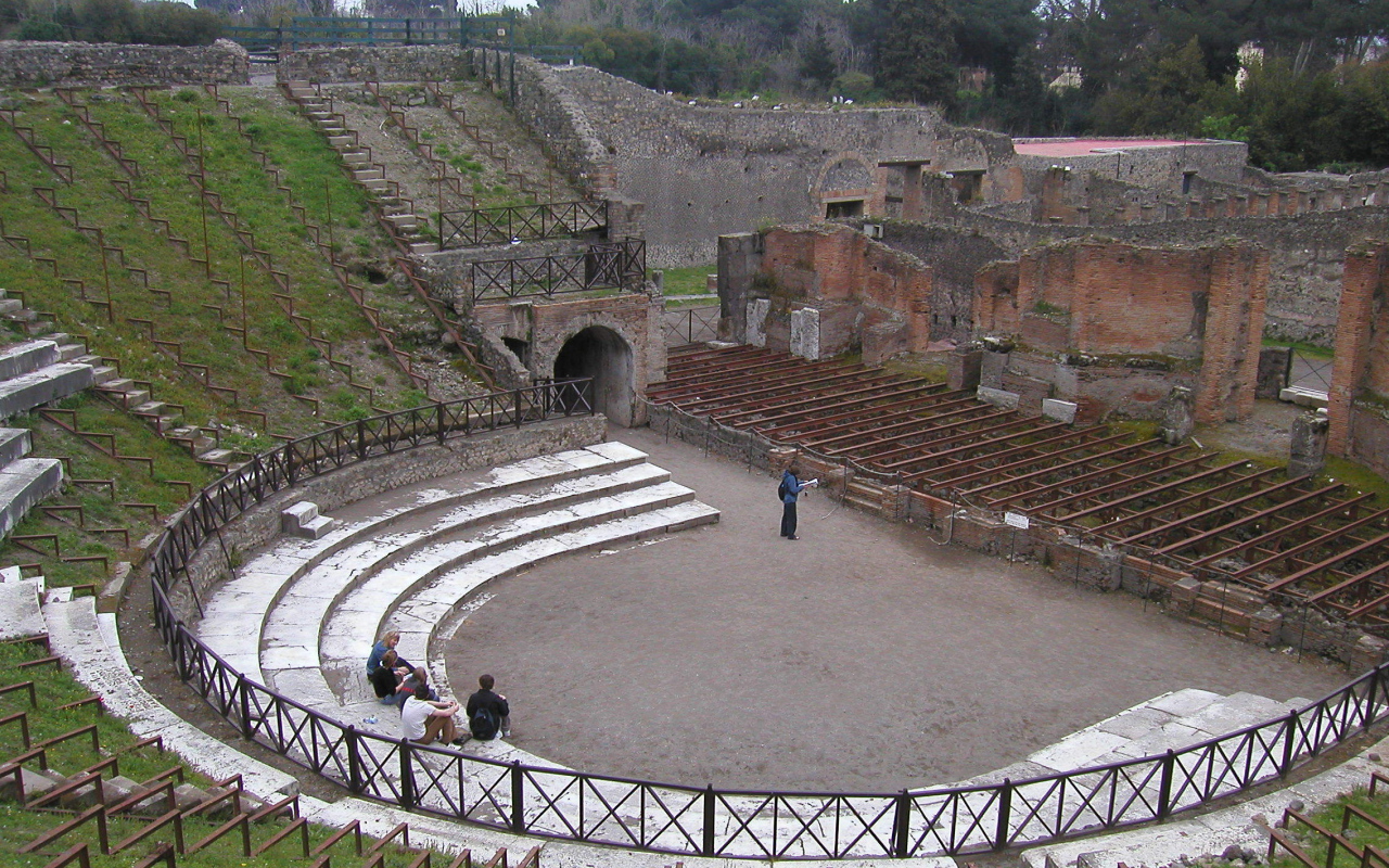 Театр в Помпеях, Италия