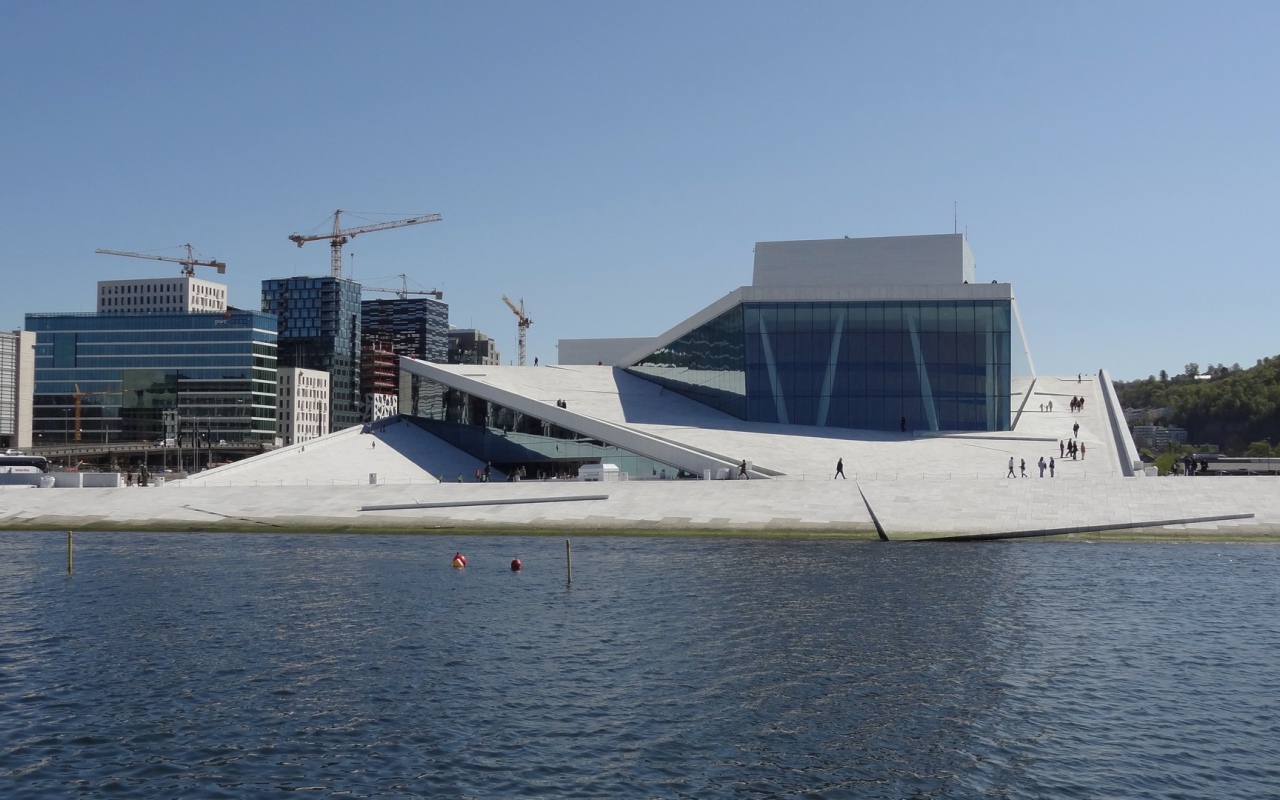 Здание оперы в Осло