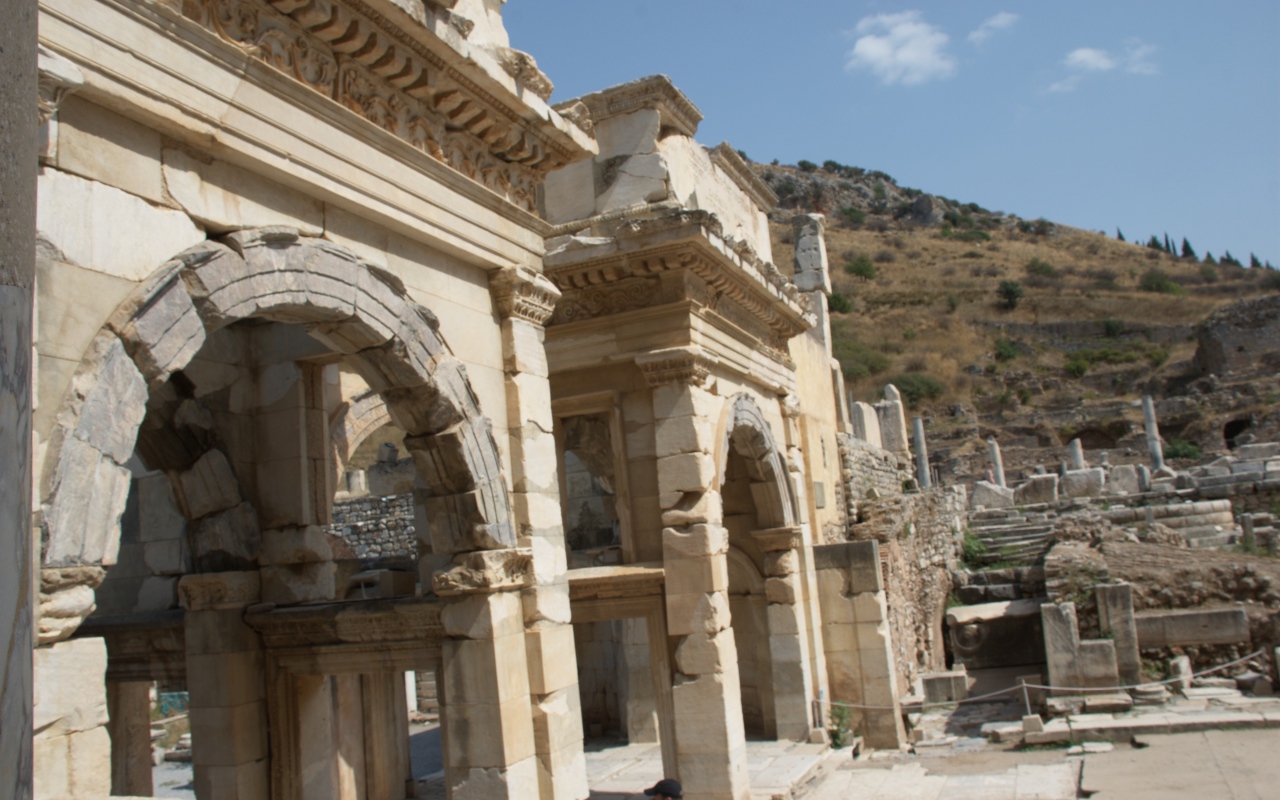 Ворота Мазеуса и Митридата в Эфесе, Турция