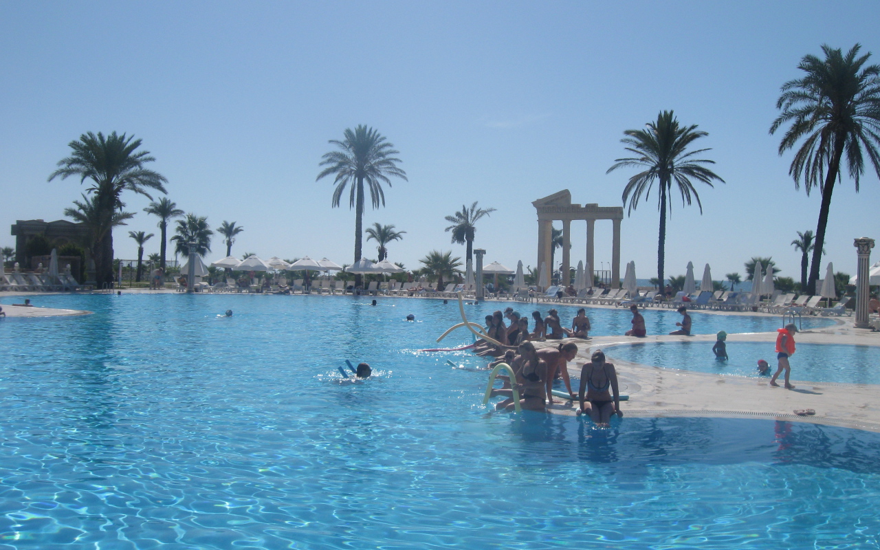 Бассейн в отеле в Белек, Турция