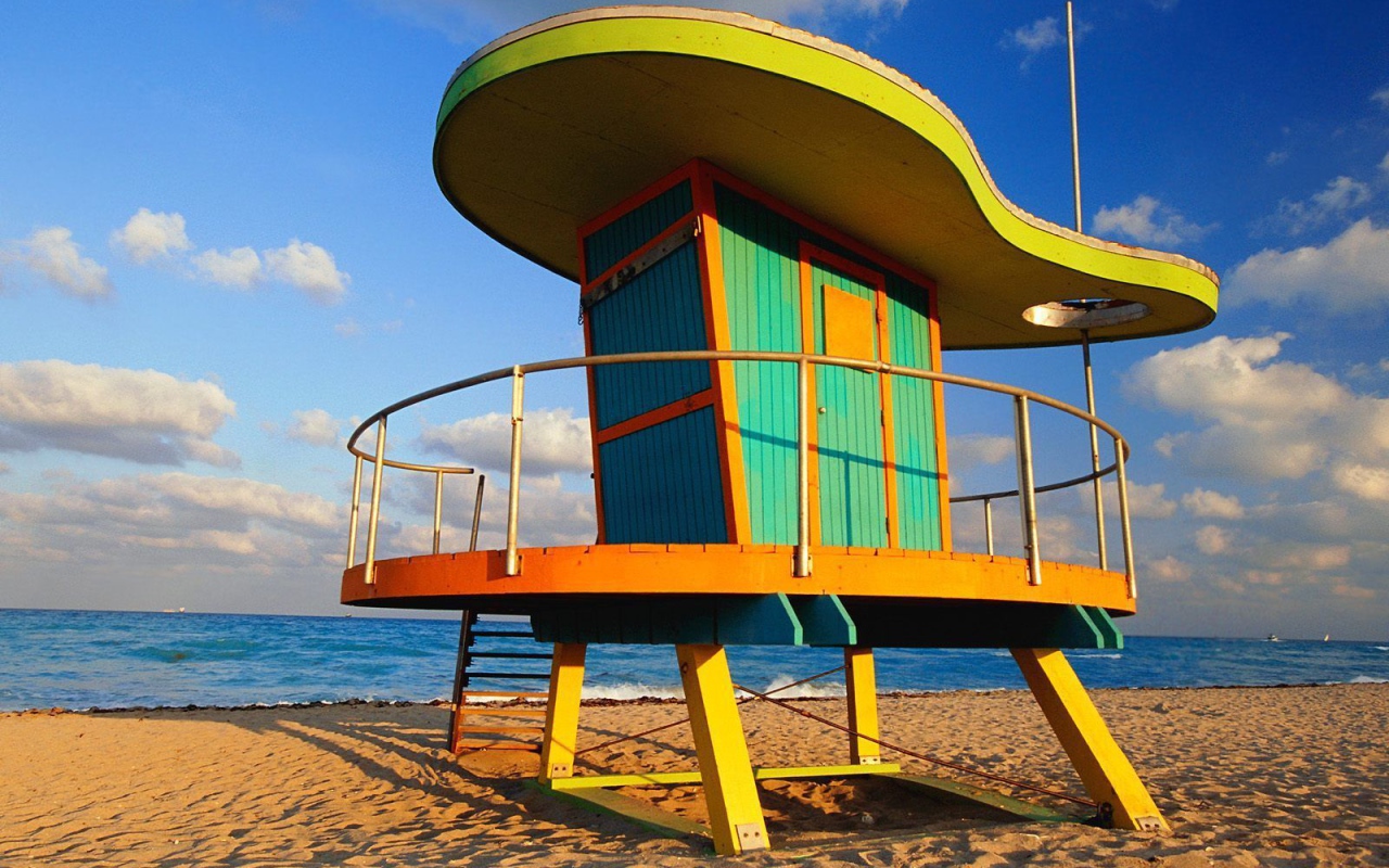 Пост спасателей на пляже Майами