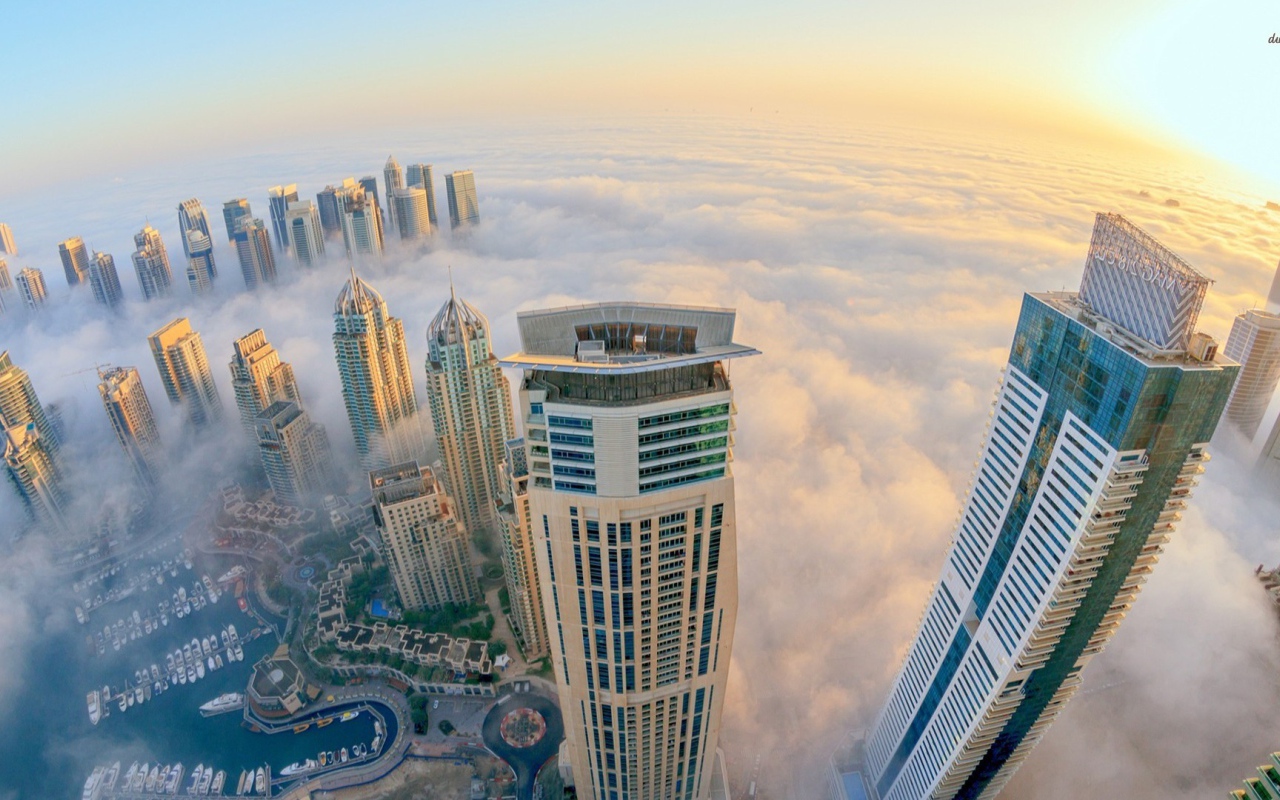Густой туман в Дубаи