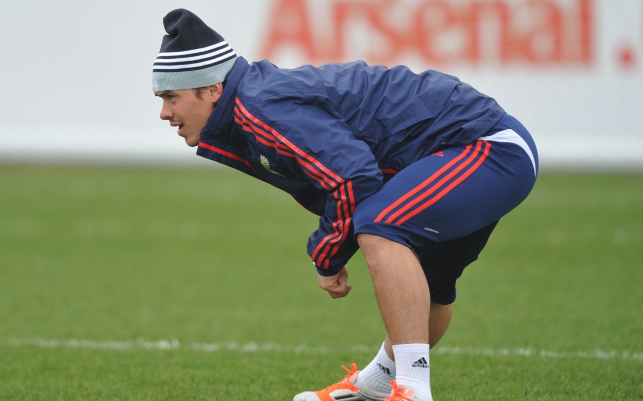 Андрей Ещенко защитник сборной России на разминке