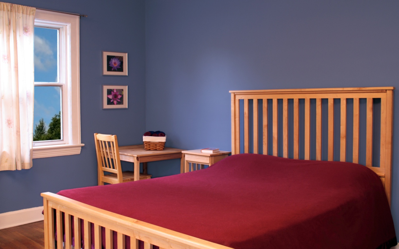 Синие стены в детской комнате