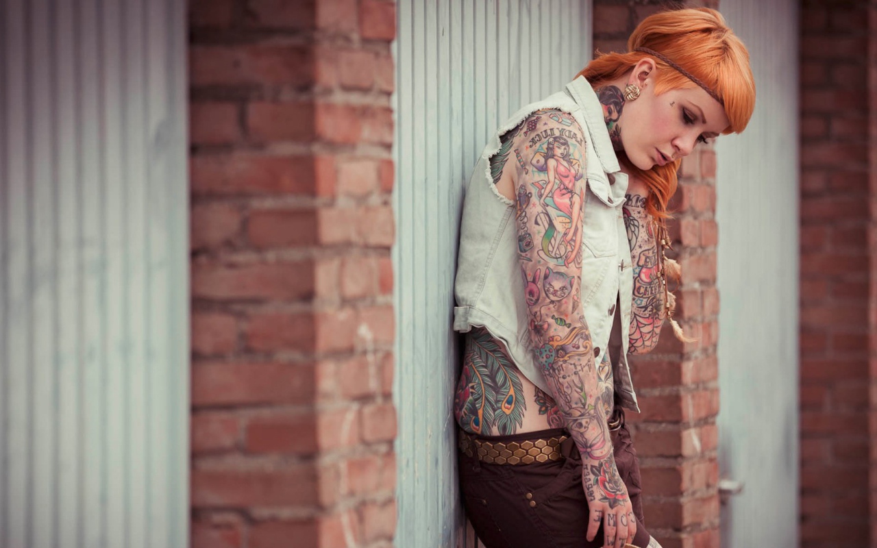 Все тело в татуировках