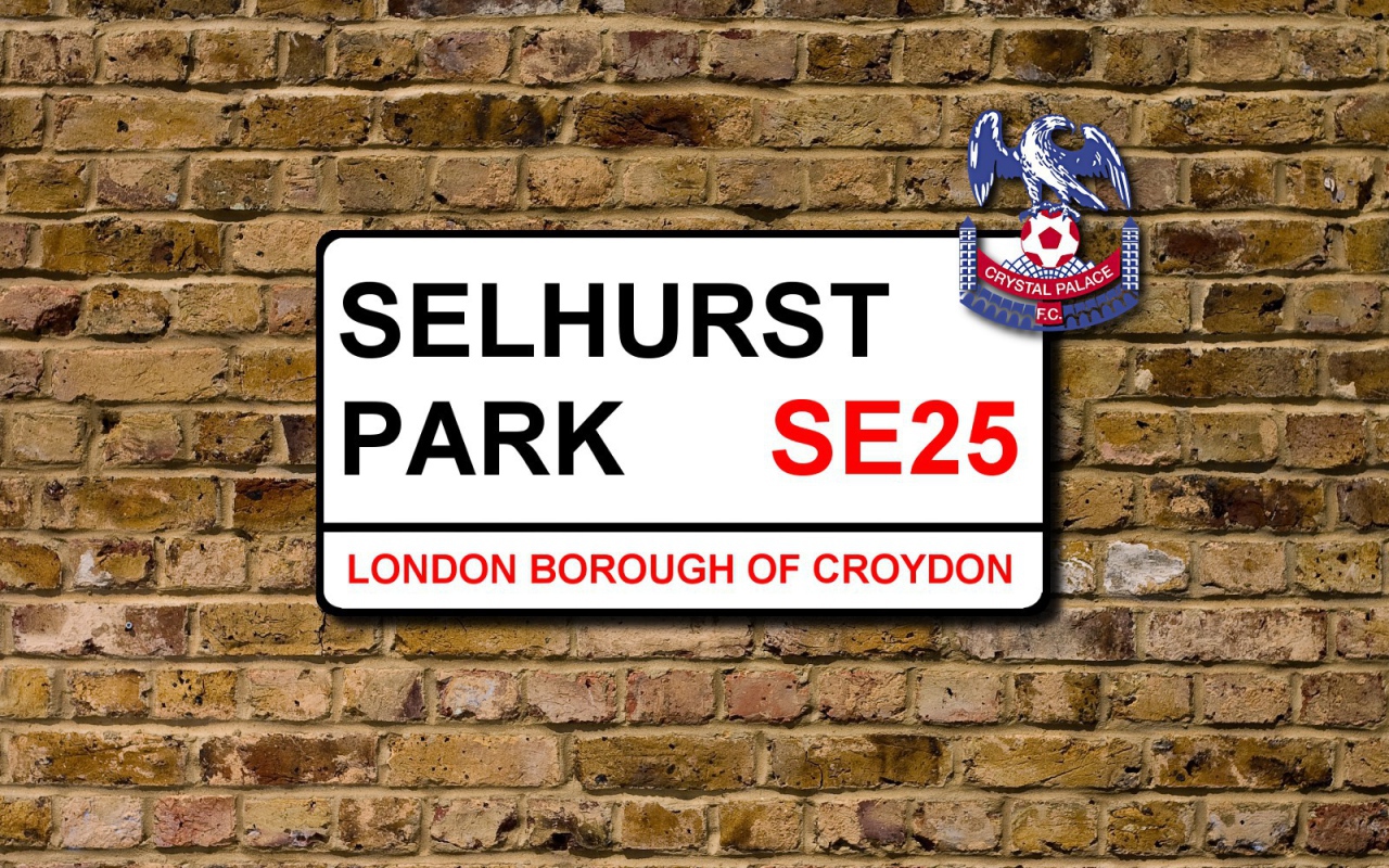 Известный Футбольный клуб Кристал Пэлас