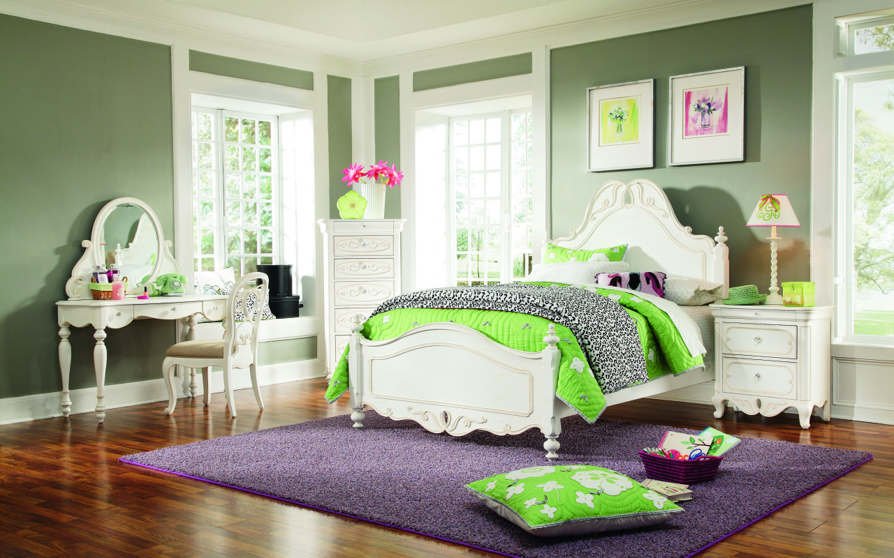 Серые стены в спальне