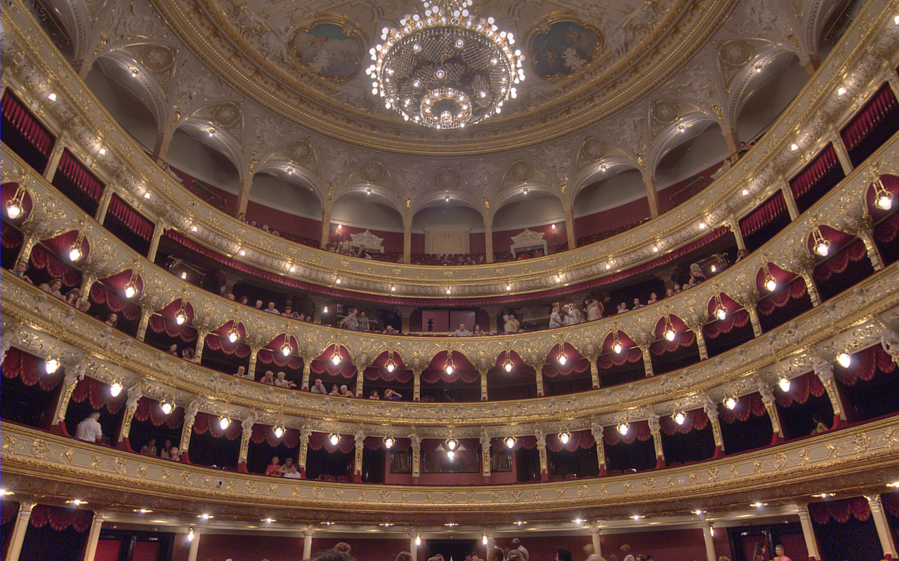 Интерьер Национального театра оперы и балета Одесса