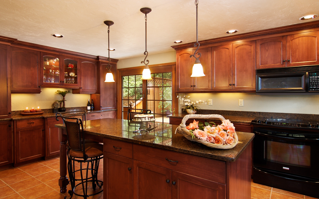 Кухня в уютном доме