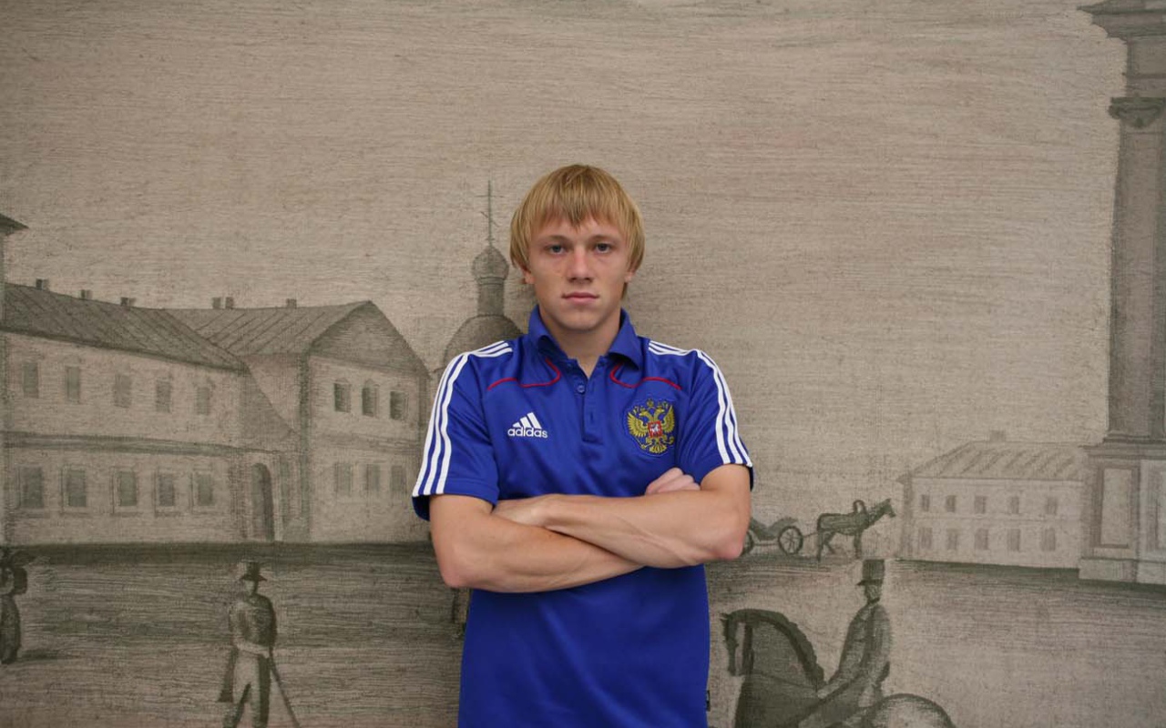 Защитник Локомотива Ренат Янбаев