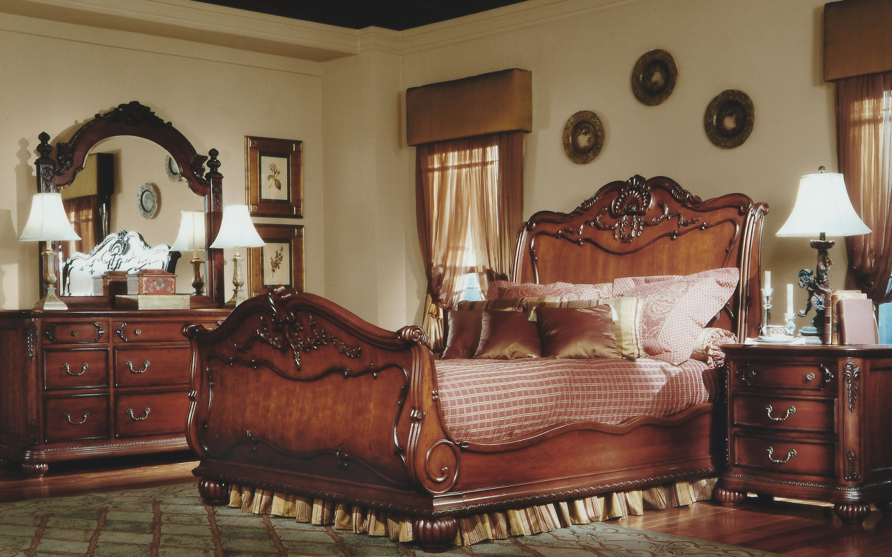 Роскошная кровать в спальне