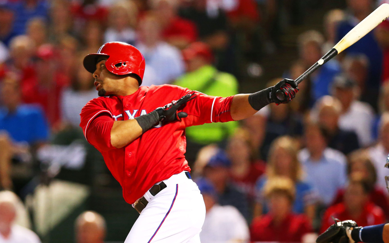 Нельсон Круз с бейсбольной битой