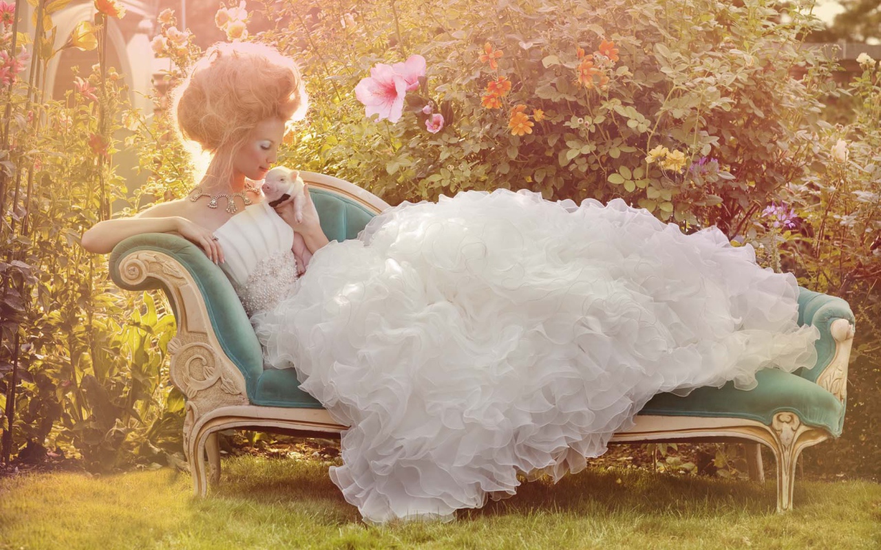 Фотография женщина в саду