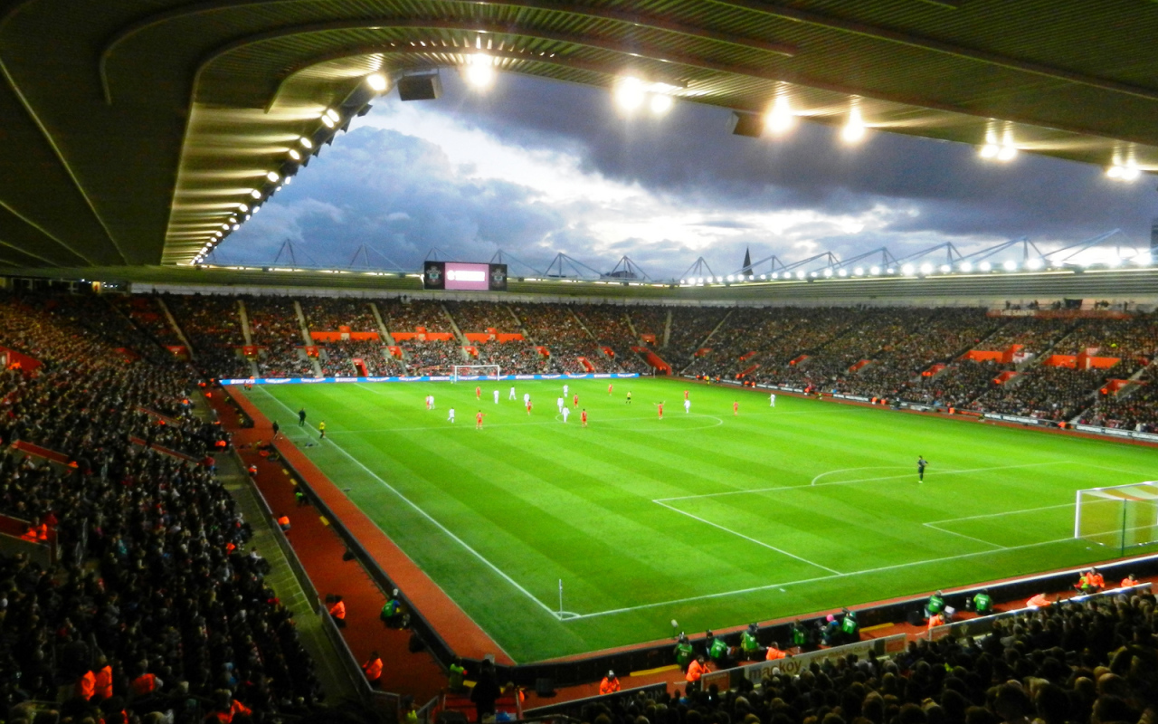 Популярный Футбольный клуб Англии Суонси Сити