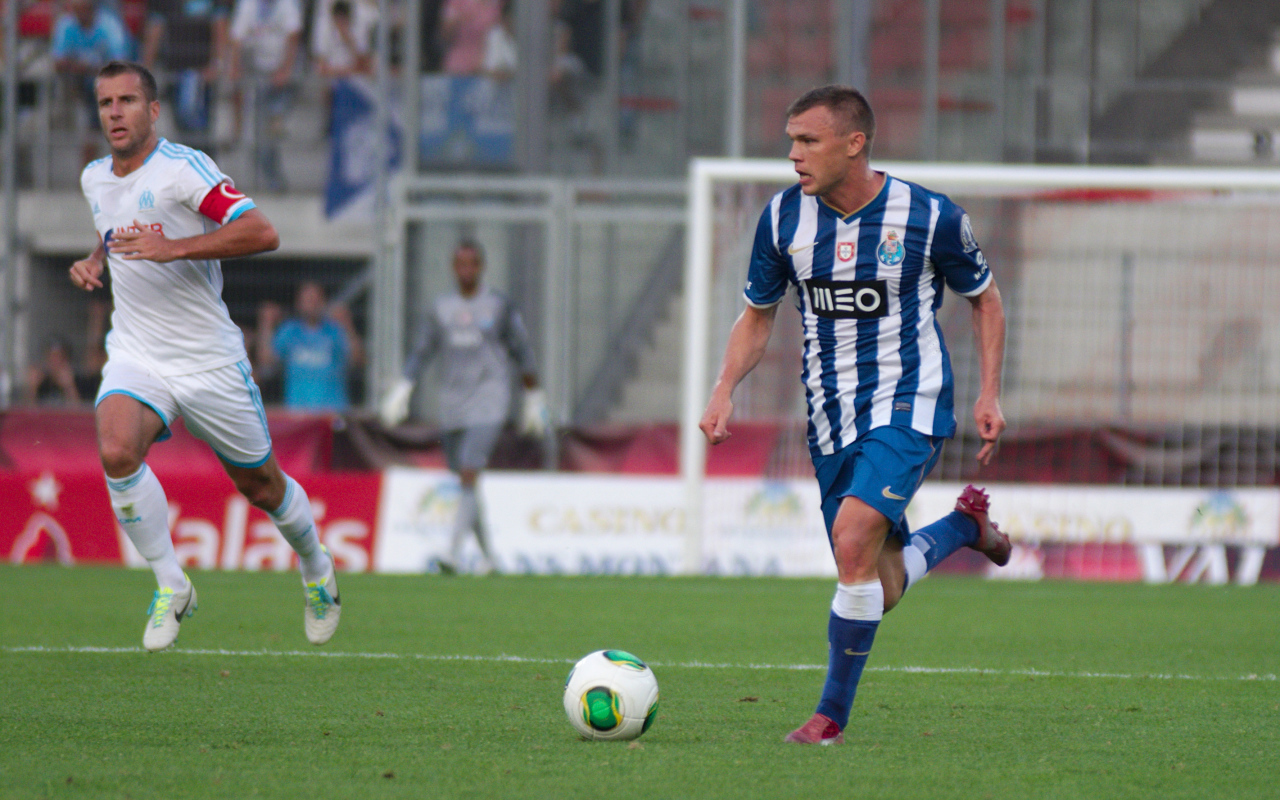 Полузащитник Порту Марат Измайлов