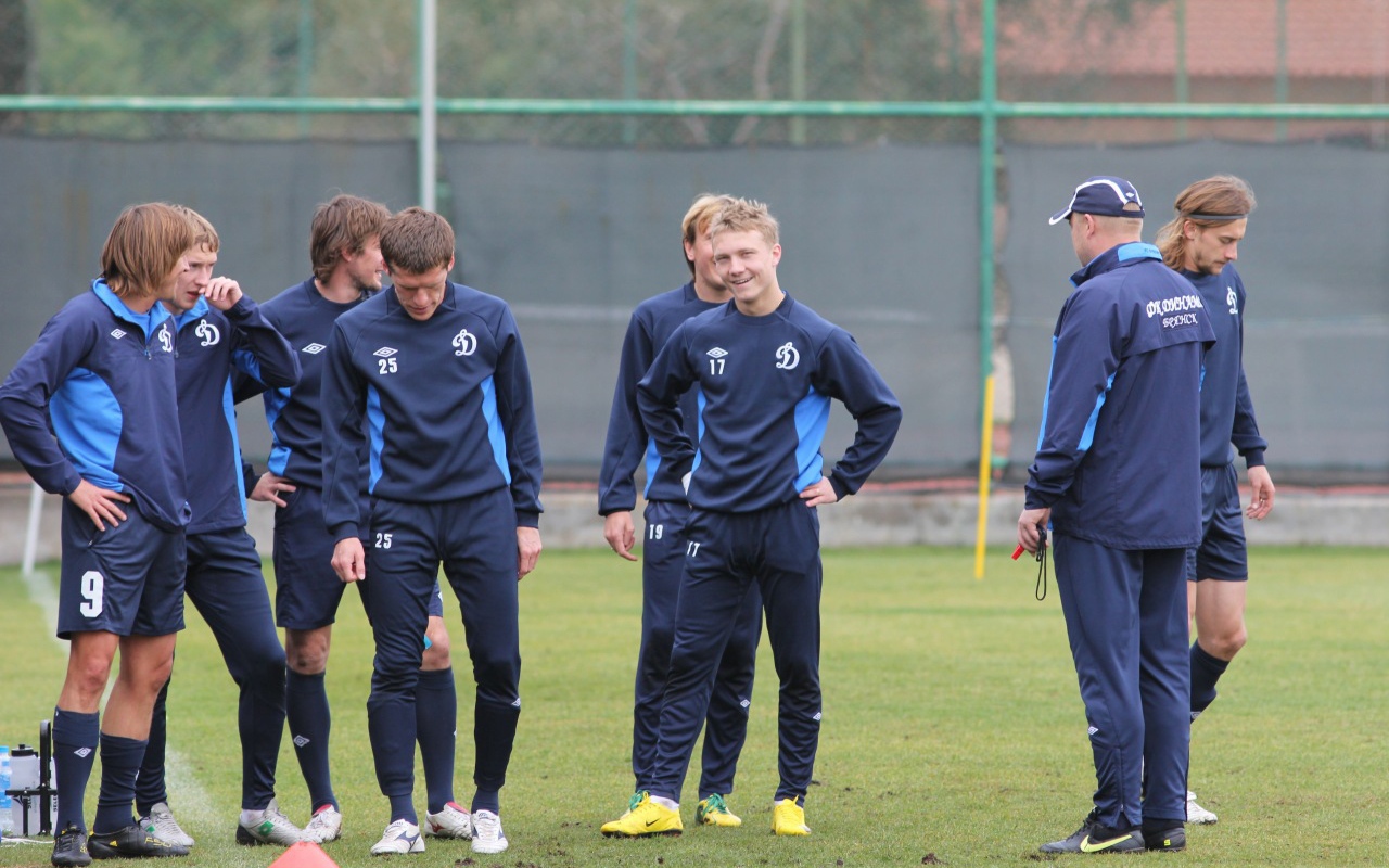 Российский футболист Павел Игнатович на тренировке