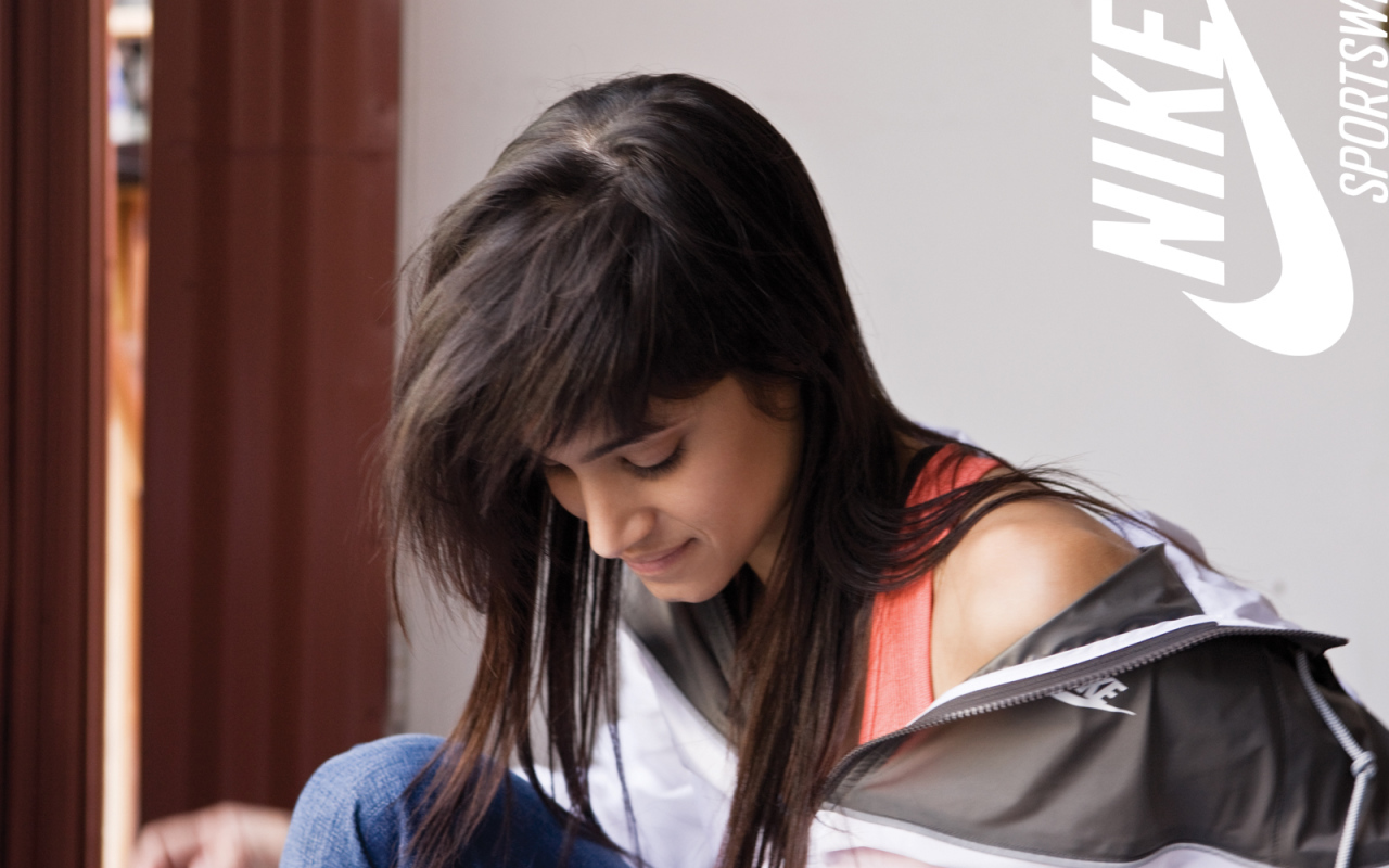 Спортивная девушка в Nike