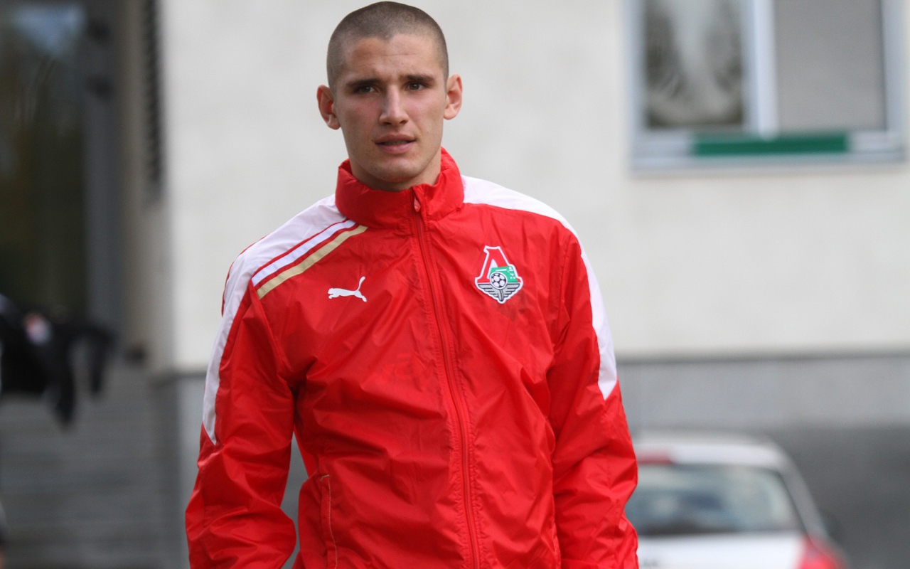 Тарас Бурлак защитник Локомотива