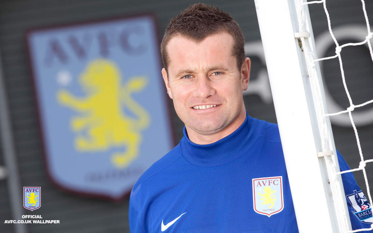 Популярная футбольная команда Англии Астон Вилла