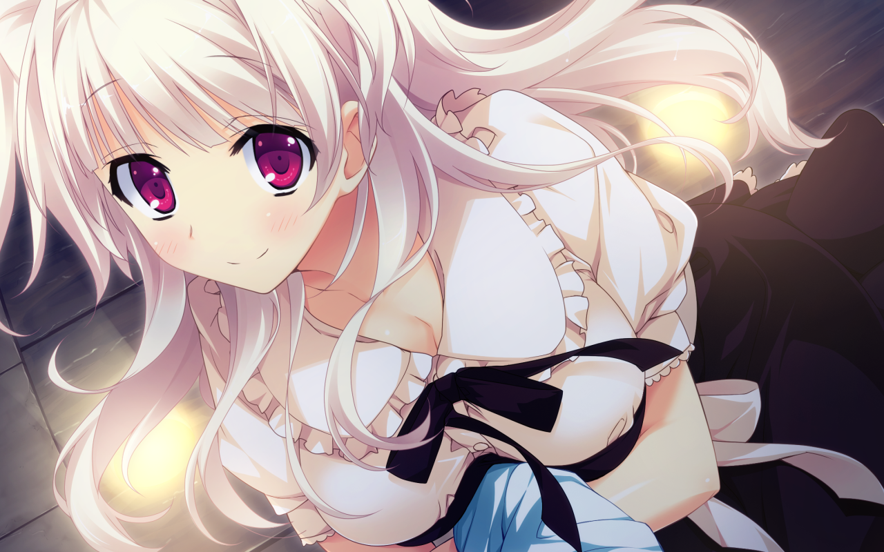 Белокурая девушка аниме в форме горничной