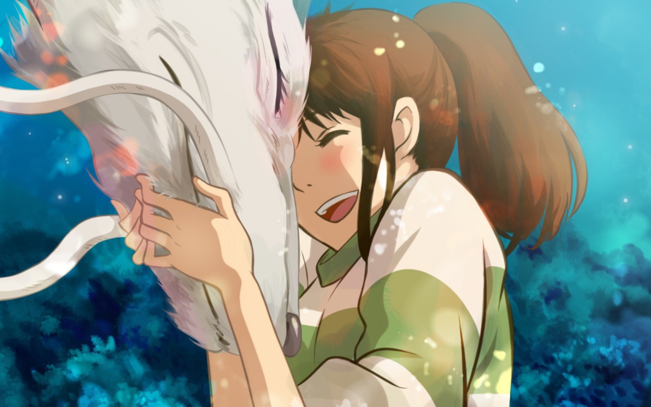 Девочка обнимает дракона в аниме Унесённые призраками