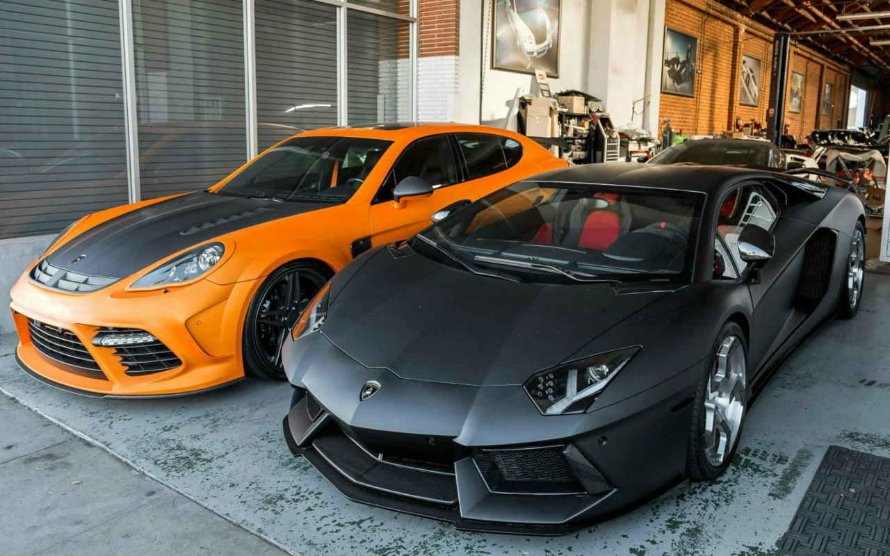 Автомобили Porsche Panamera и Lamborghini Aventador