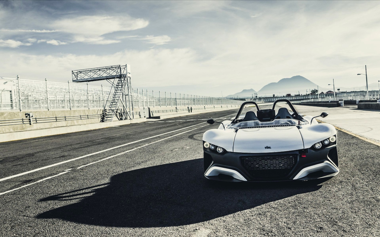 Белый кабриолет Vuhl