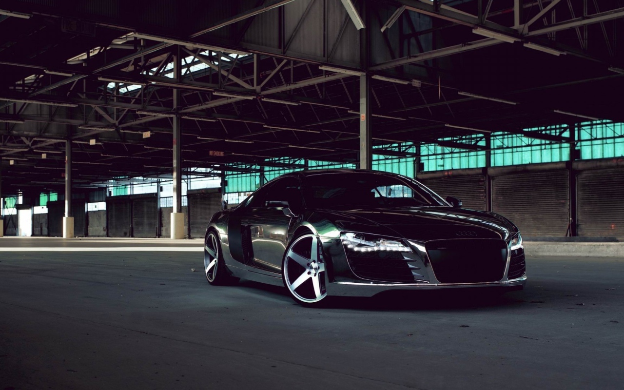 Стильный черный Audi R10