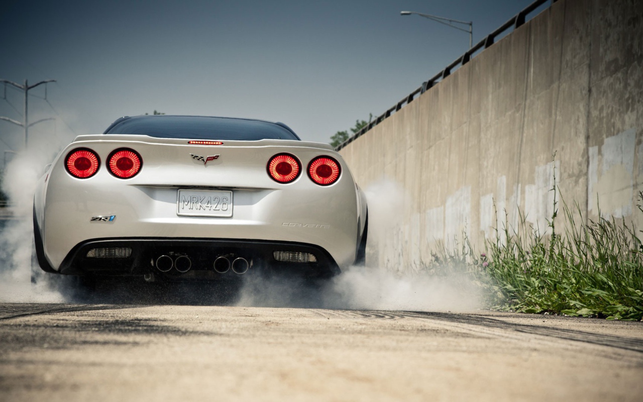 Задние фары автомобиля Шевроле Корвет