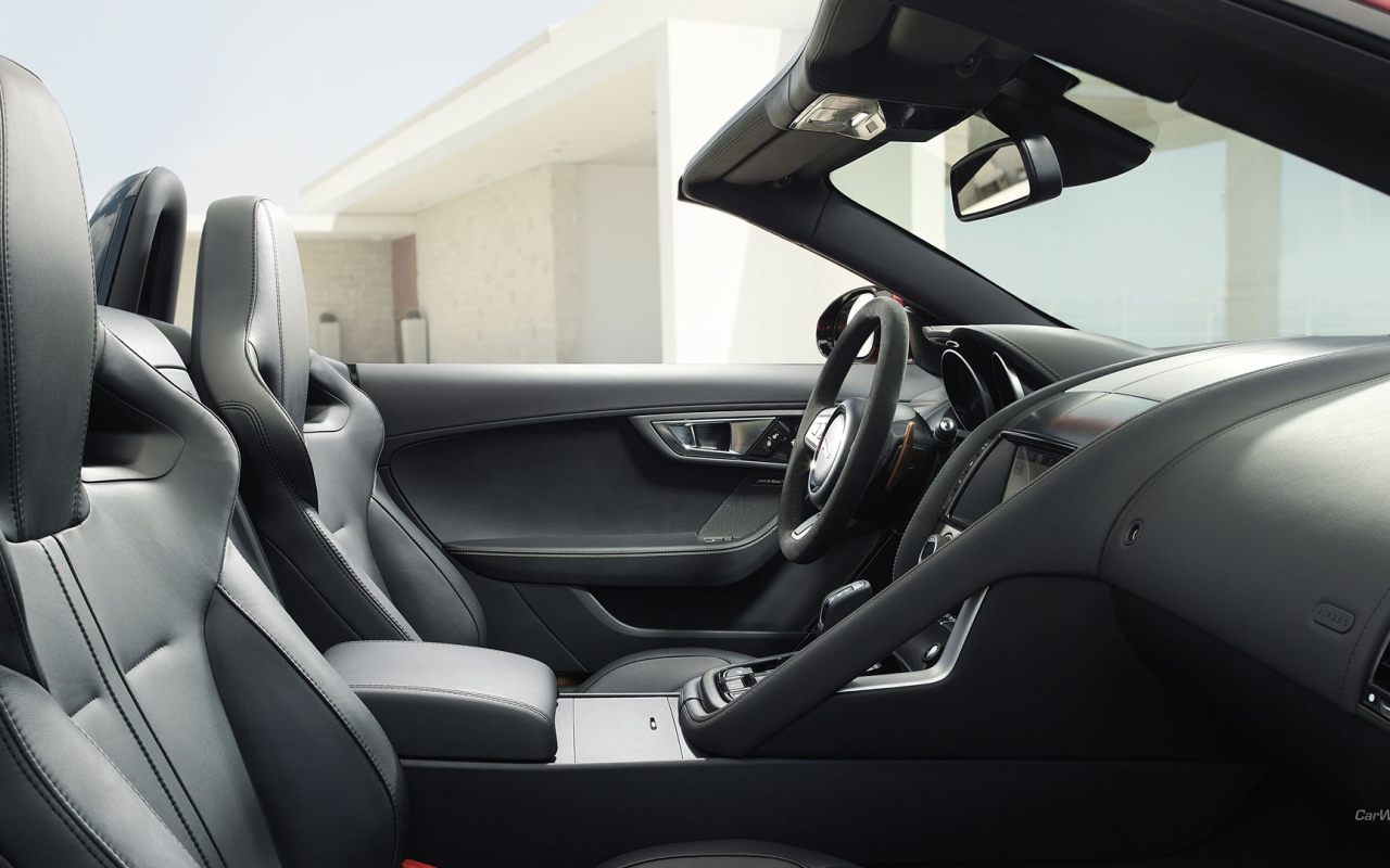 Автомобиль кабриолет Jaguar XJ