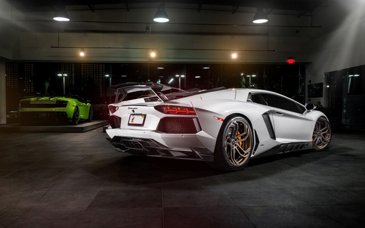 Белый Lamborghini Aventador NL2 Новитек