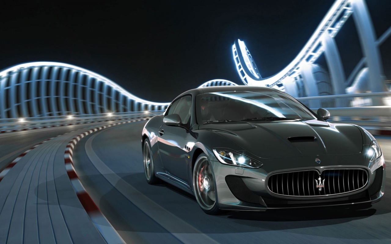 Серый Maserati на мосту