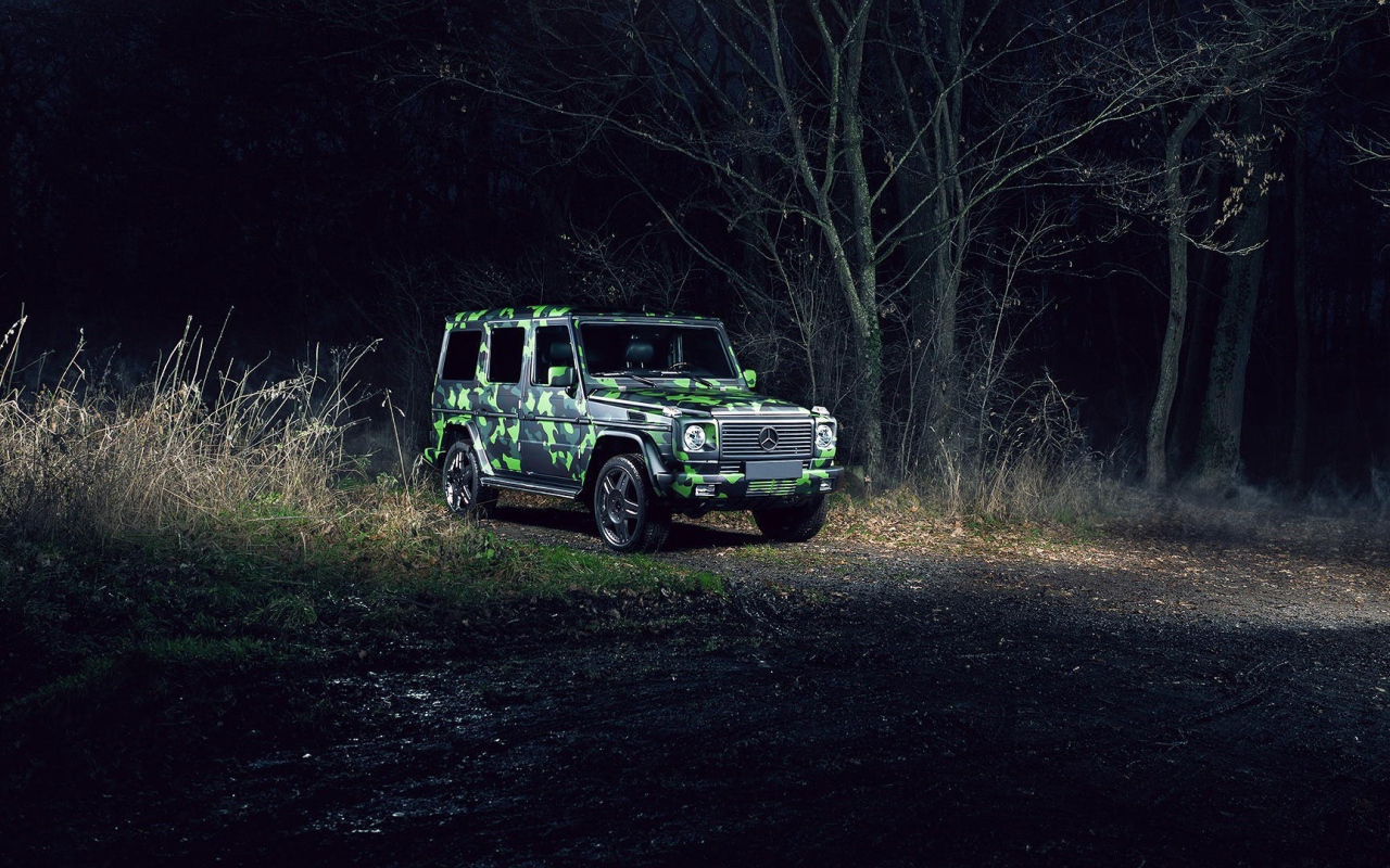 Мерседес в камуфляжной раскраске