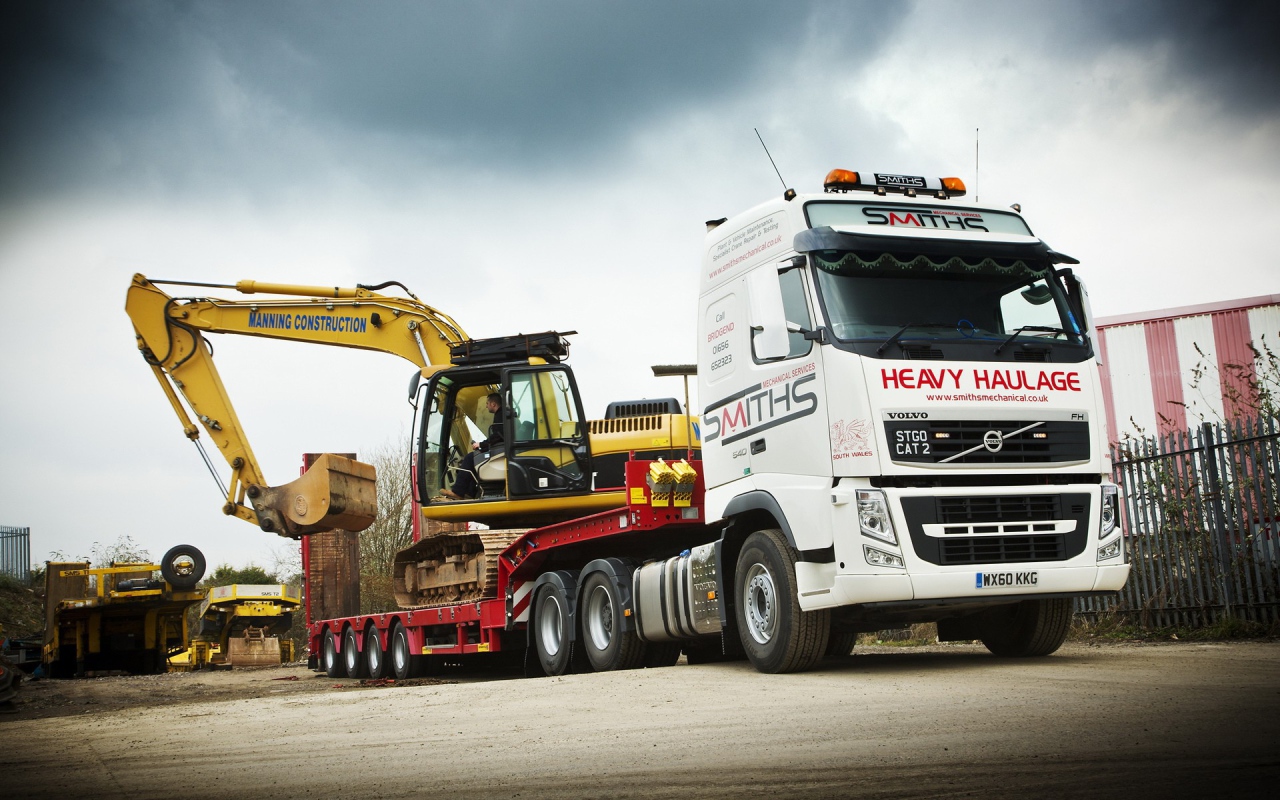 Экскаватор на тягаче