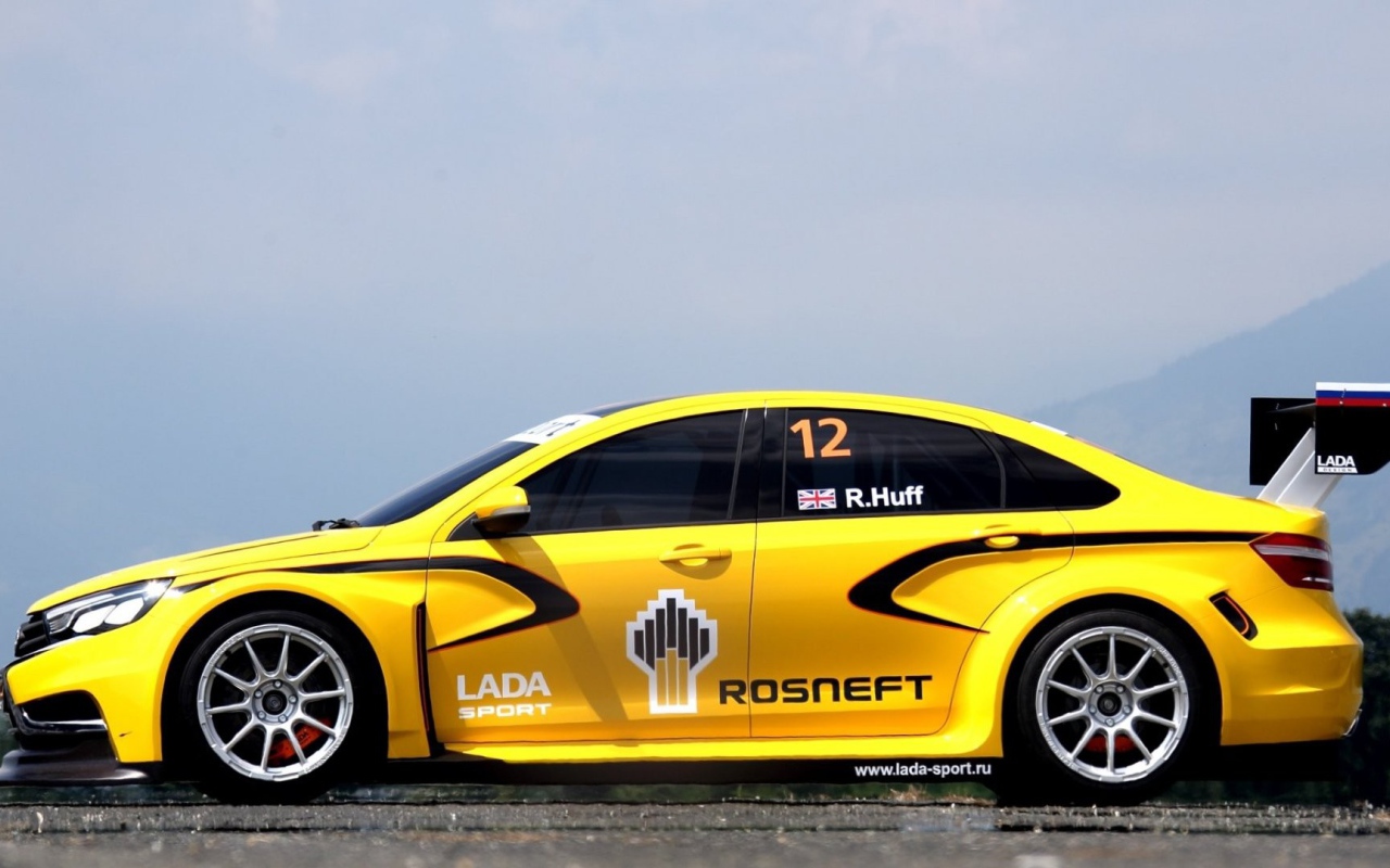 Российский автомобиль Лада Веста Спорт