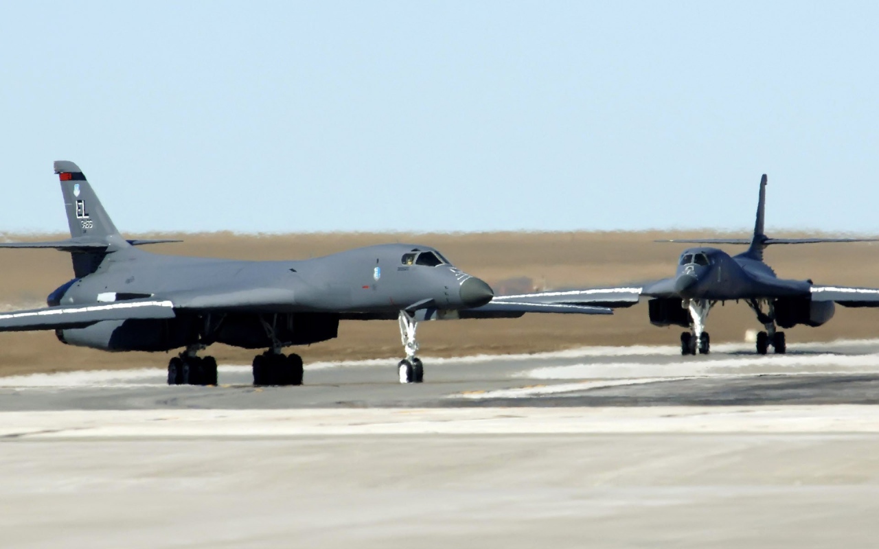 Самолеты Rockwell B-1 Lancer на базе