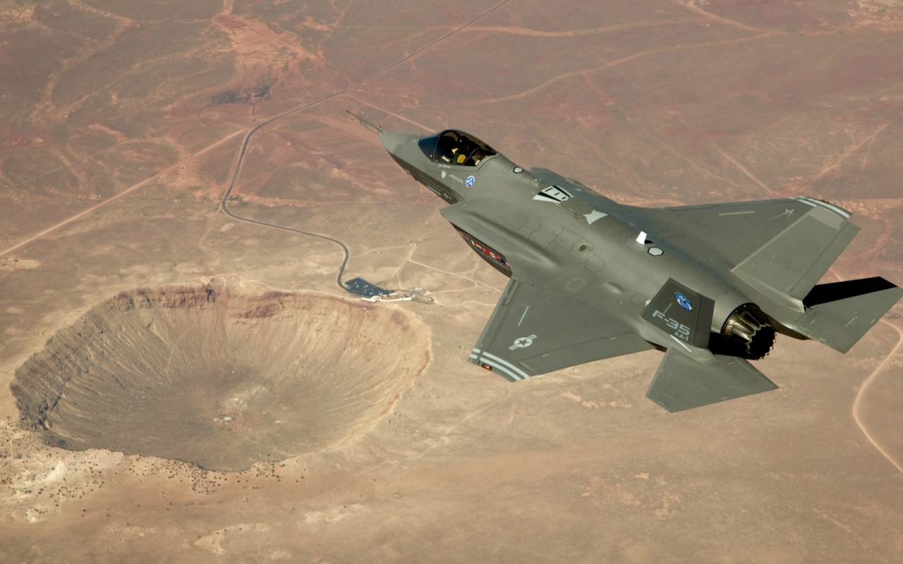 Истребитель-бомбардировщик Lockheed Martin F-35