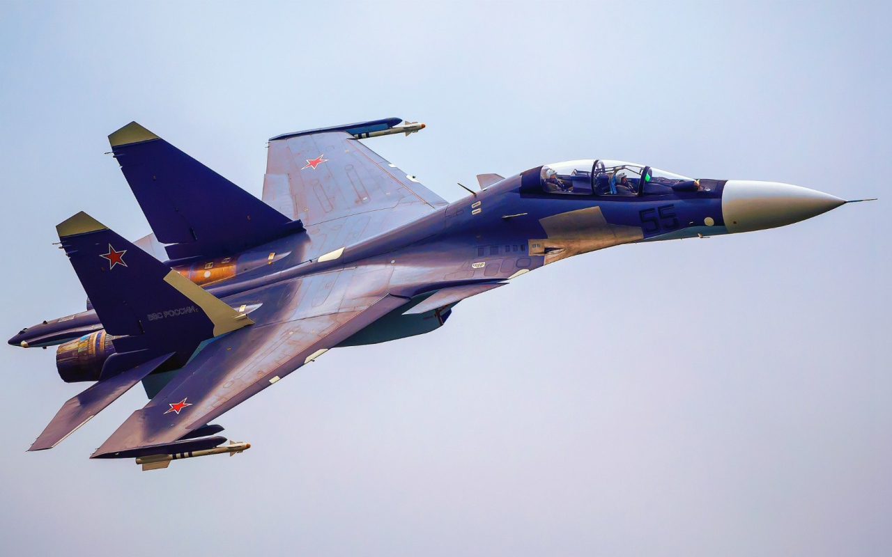 Военный самолет Су-30СМ