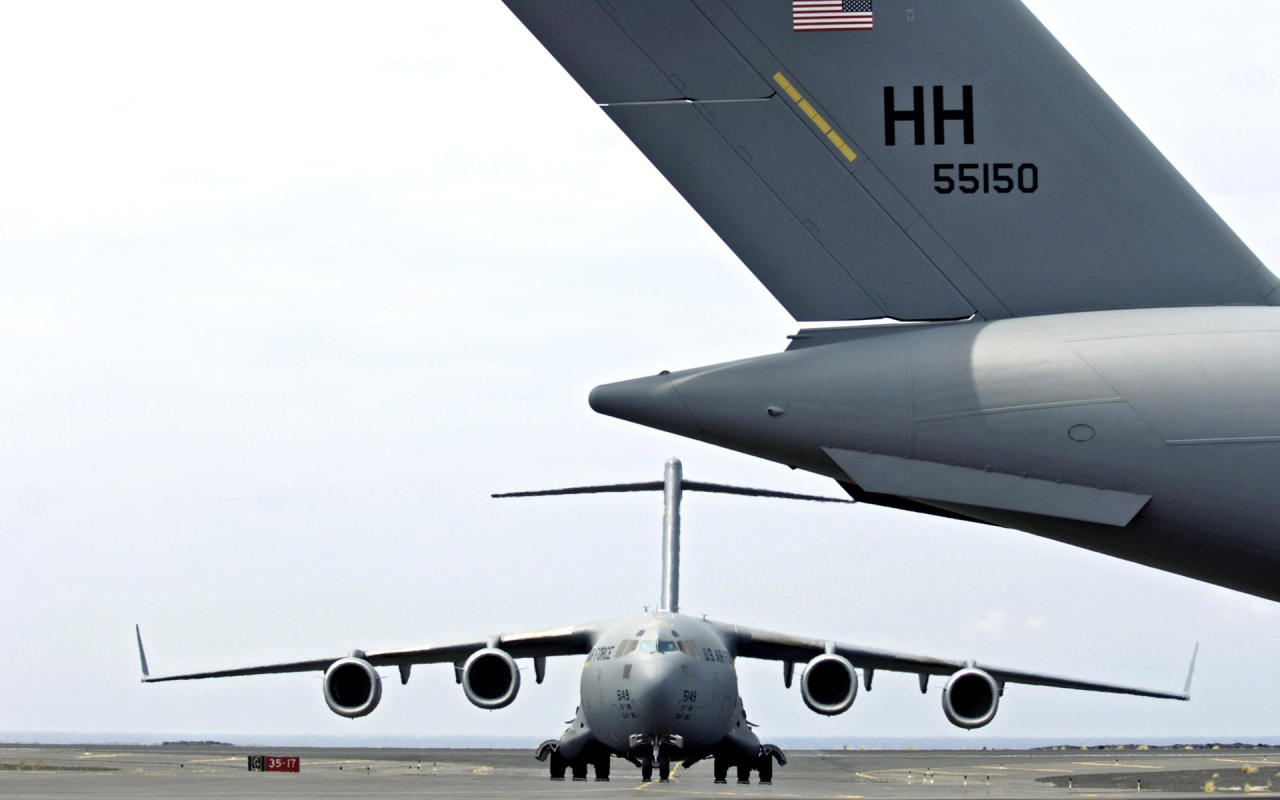 Военно транспортный самолет C-17 Globmaster