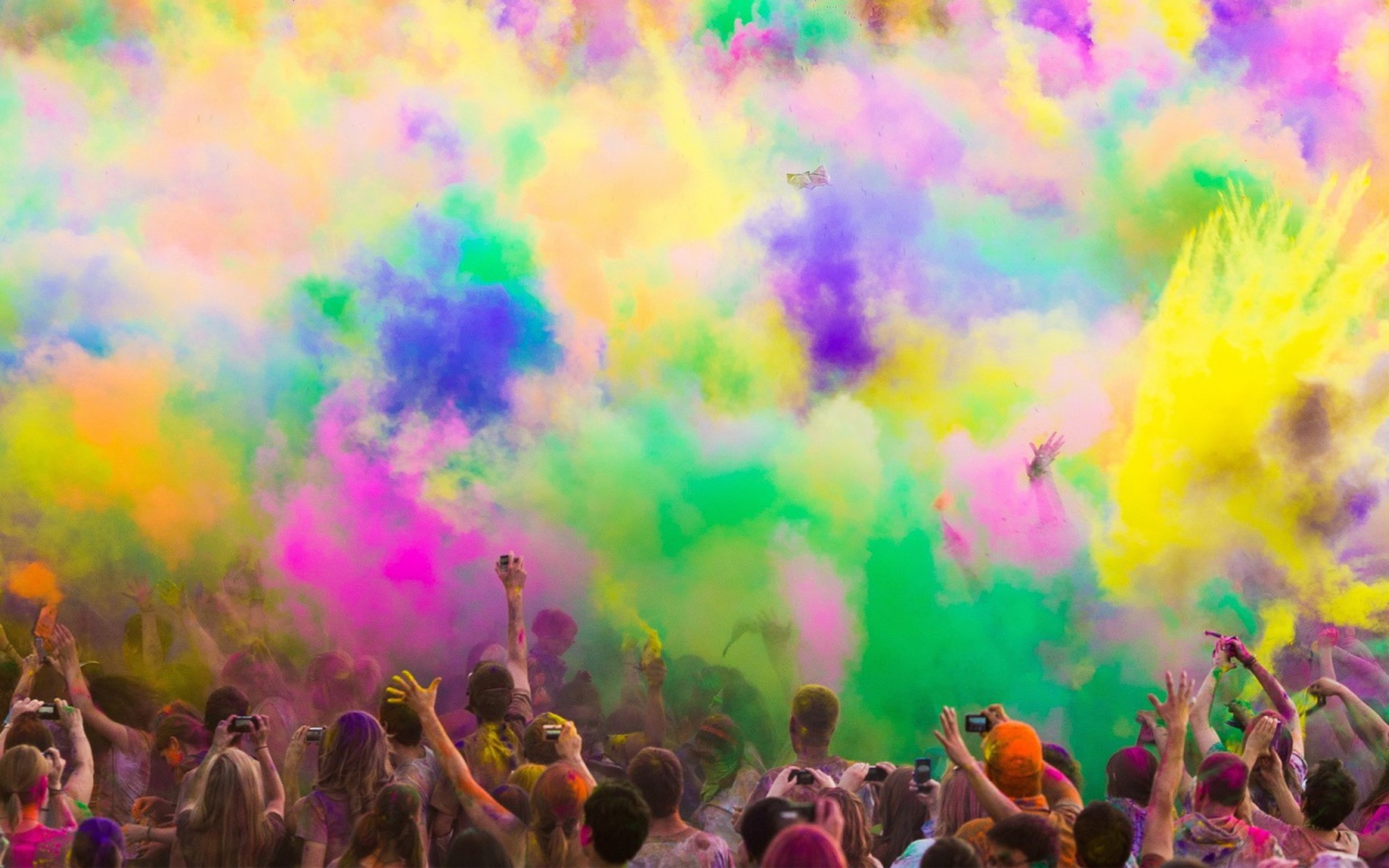 Фестиваль красок в честь индусской Богини Холи