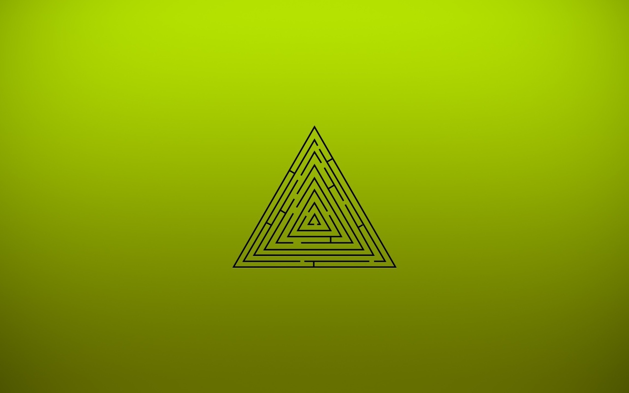 Лабиринт на зеленом фоне