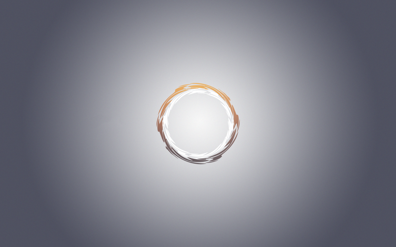 Кольцо на сером фоне