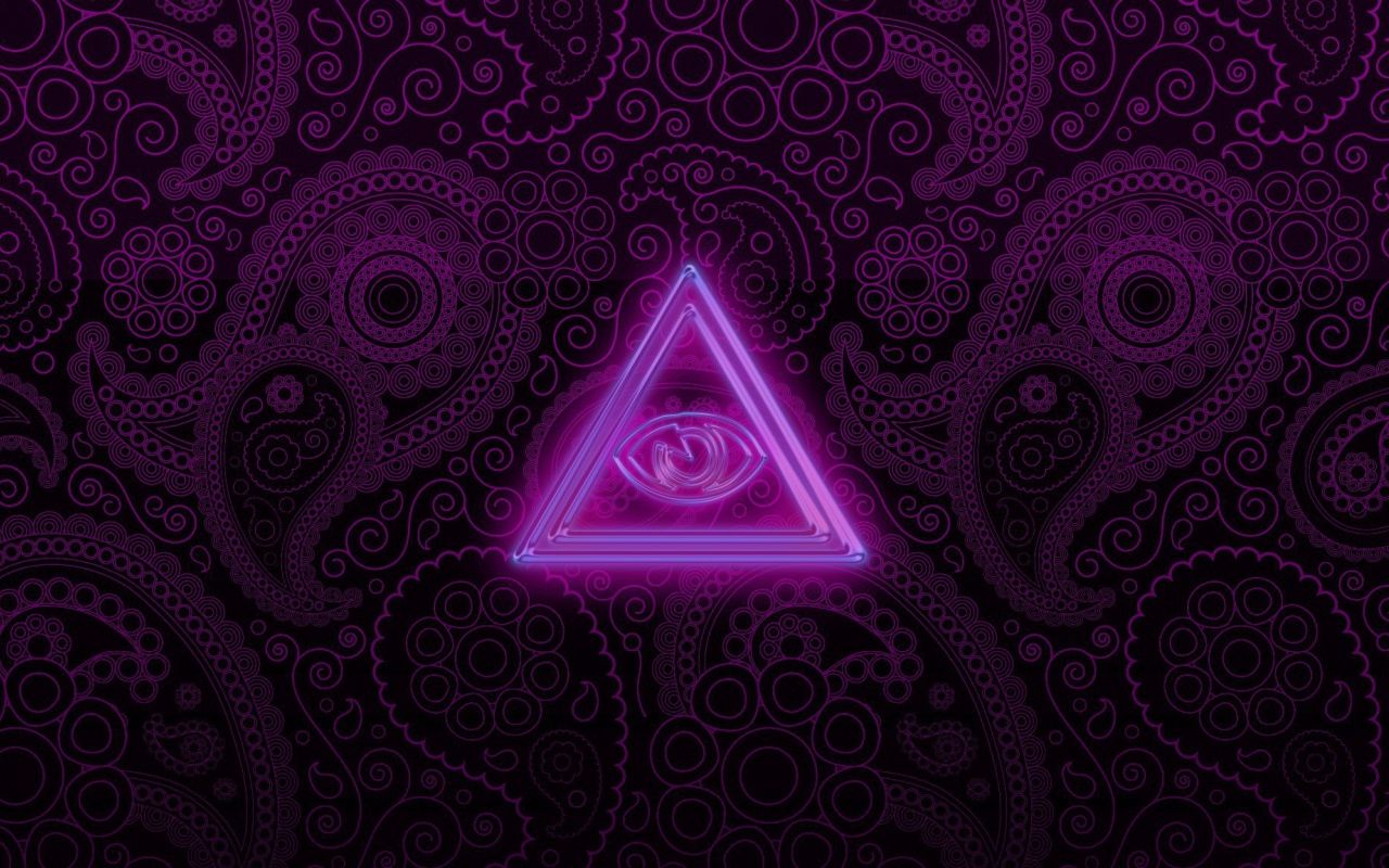 Треугольник на фиолетовом фоне
