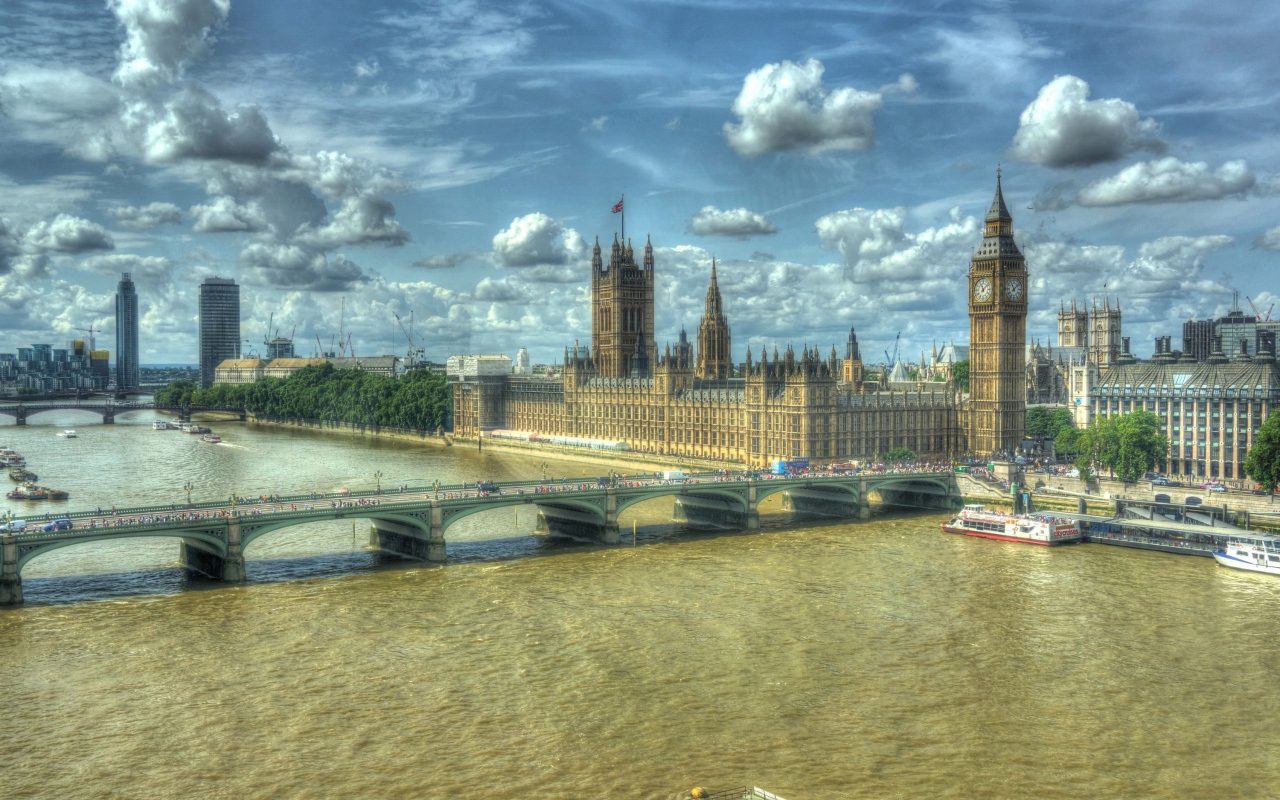 Коричневая вода в Темзе, Лондон