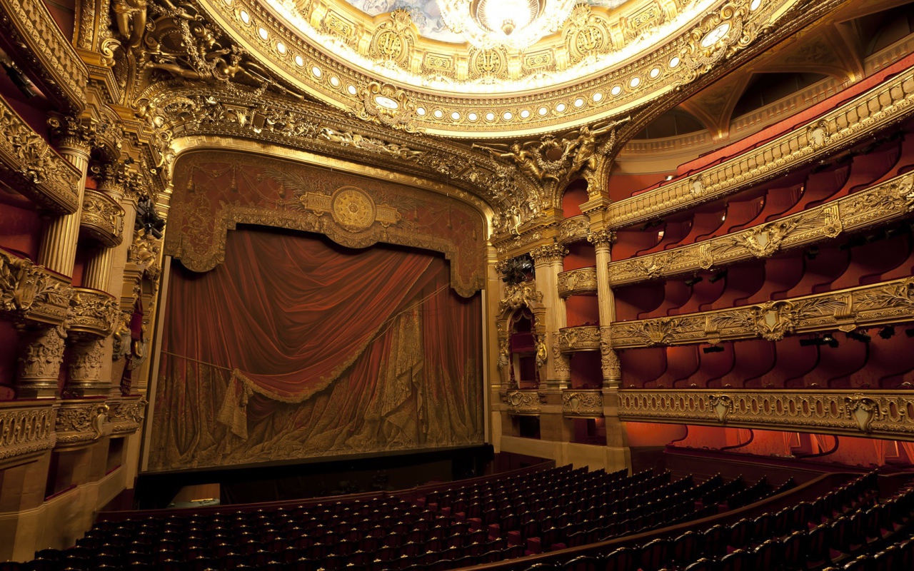 Зал городской оперы