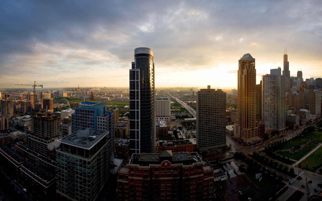 Строящийся и живой большой город