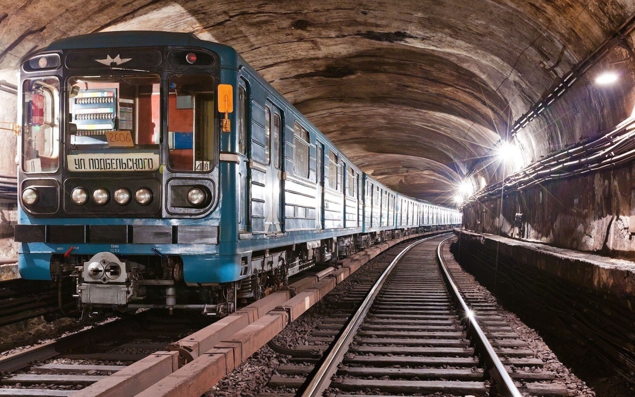 В тоннеле московского метро