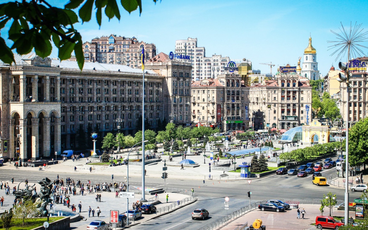 Майдан Незалежности - центральная площадь Киева