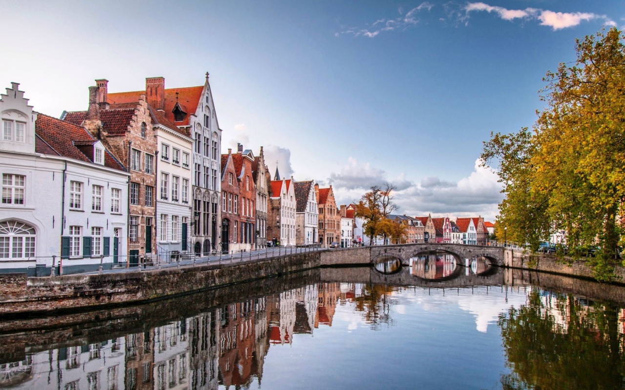 Река в городе Брюгге, Бельгия