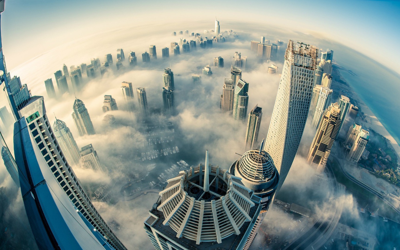Крыши туманного Дубая